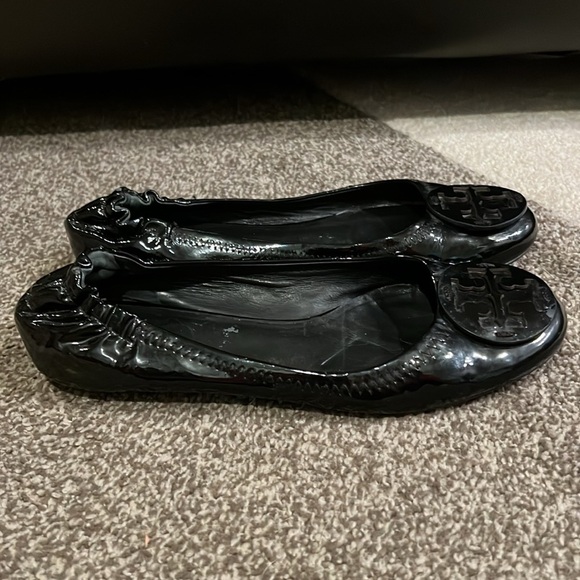 Tory Burch Women's Black Reva Patent Leather Ballet Flats -8.5/9 - Picture 3 of 8